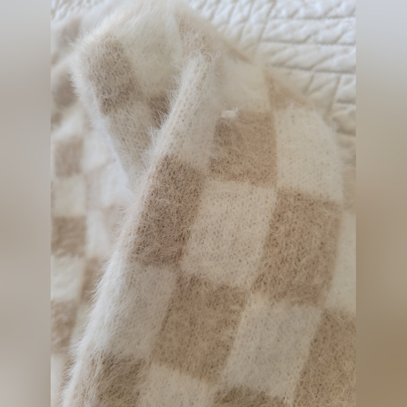 Industry Fuzzy Check Cardigan Cream Beige Soft Girl Cozy S - Picture 5 of 6